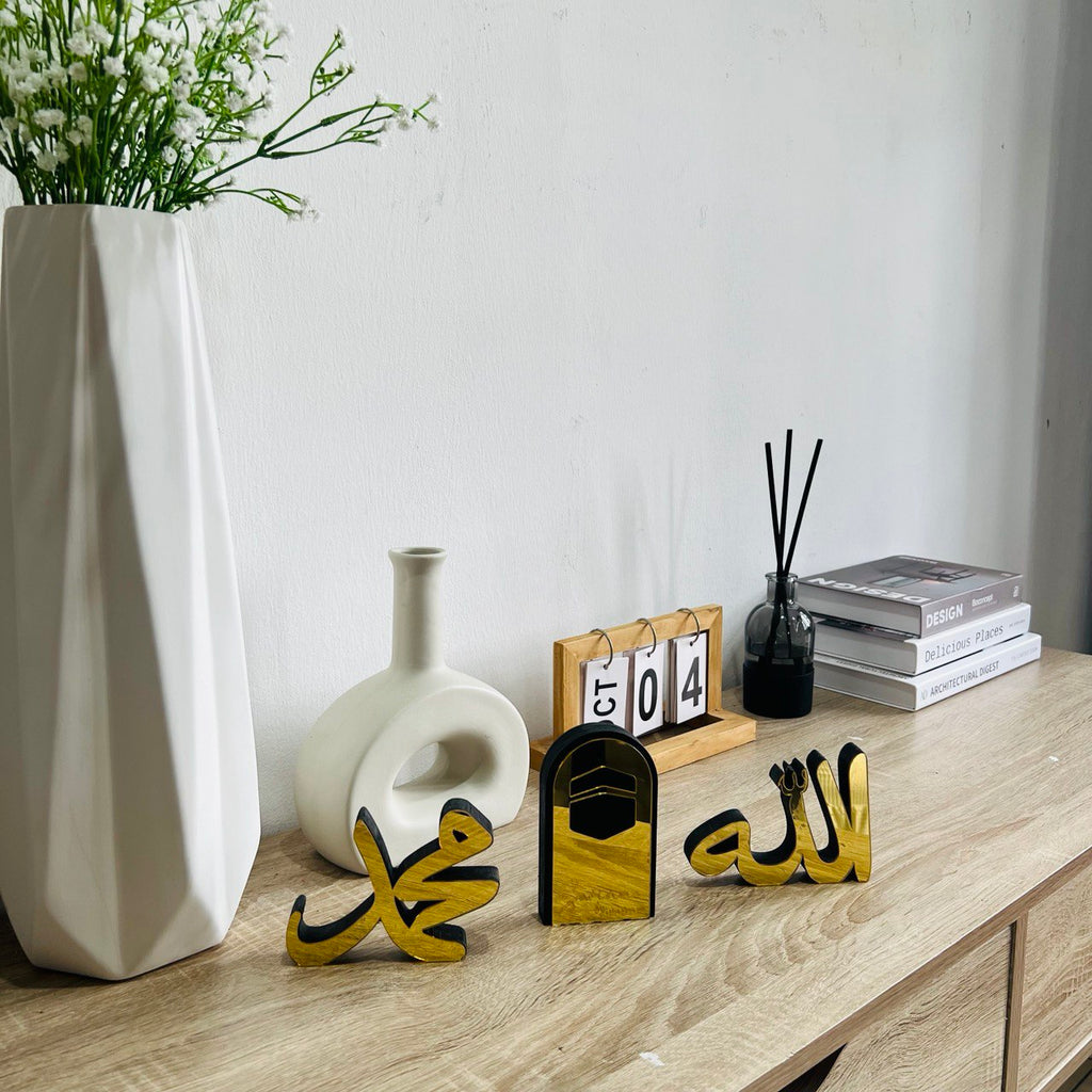 Standee Allah Muhammad